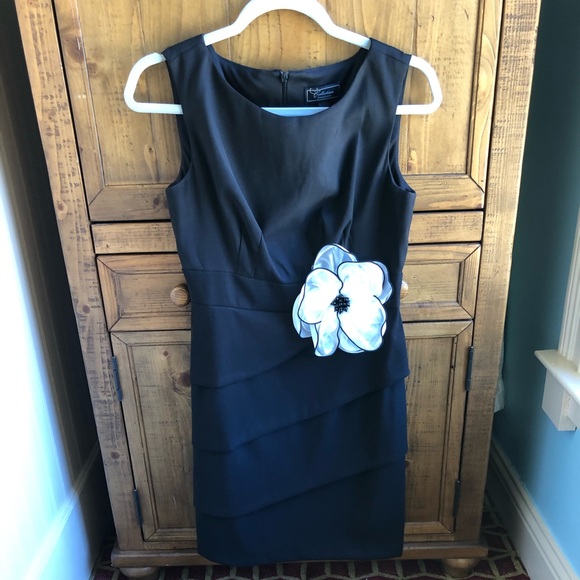 Black Dress With Flower - Picture 1 of 4